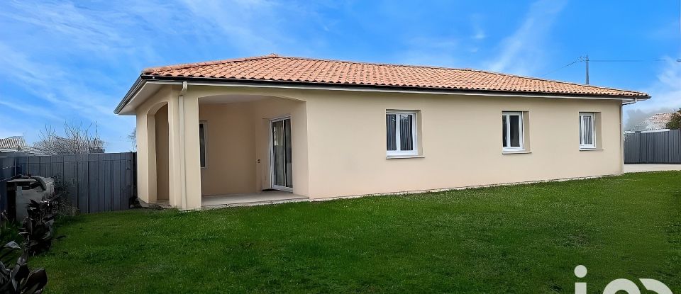 Maison 4 pièces de 88 m² à Camps-sur-l'Isle (33660)