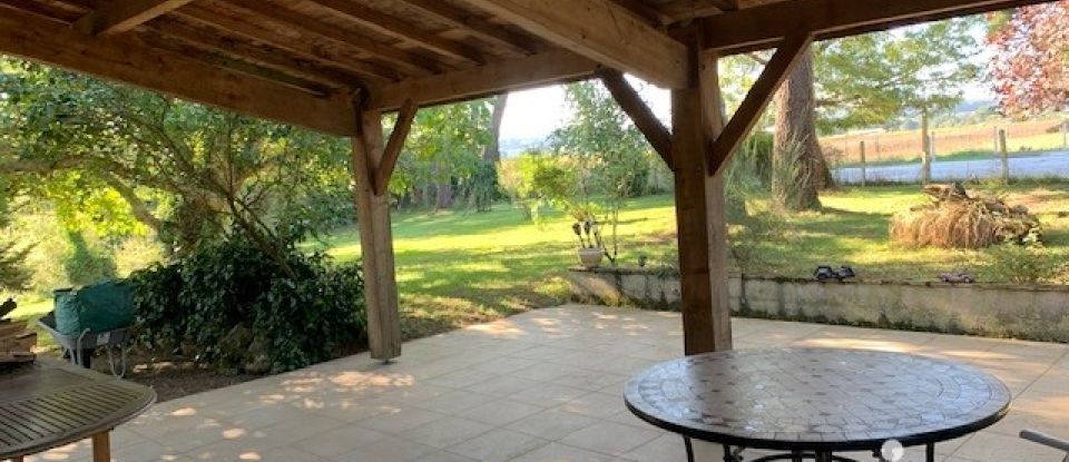 Maison 7 pièces de 178 m² à Mouliets-et-Villemartin (33350)