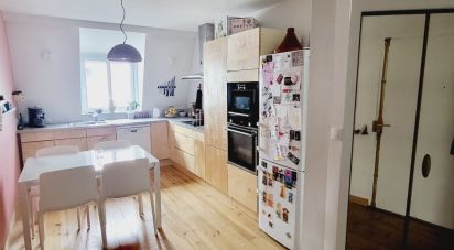 Appartement 4 pièces de 90 m² à Chambéry (73000)