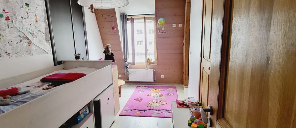 Appartement 4 pièces de 90 m² à Chambéry (73000)