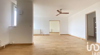 Apartment 5 rooms of 119 m² in Élancourt (78990)