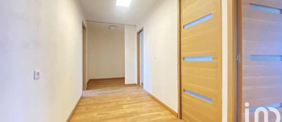 Apartment 5 rooms of 119 m² in Élancourt (78990)