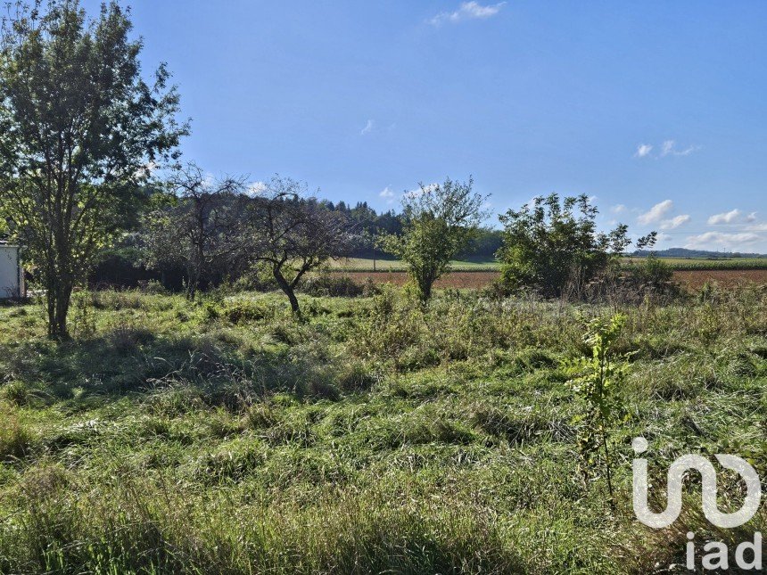 Land of 2,390 m² in Montigny-Mornay-Villeneuve-sur-Vingeanne (21610)