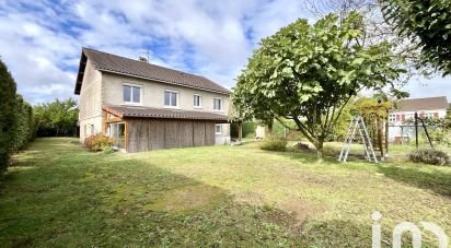 Maison traditionnelle 6 pièces de 140 m² à Fontaine-le-Comte (86240)