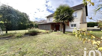 Maison traditionnelle 6 pièces de 140 m² à Fontaine-le-Comte (86240)