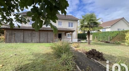 Maison traditionnelle 6 pièces de 140 m² à Fontaine-le-Comte (86240)