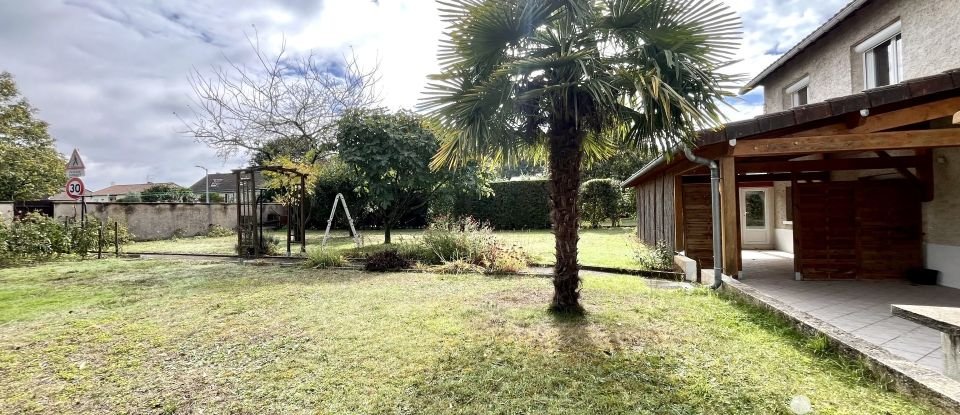 Maison traditionnelle 6 pièces de 140 m² à Fontaine-le-Comte (86240)