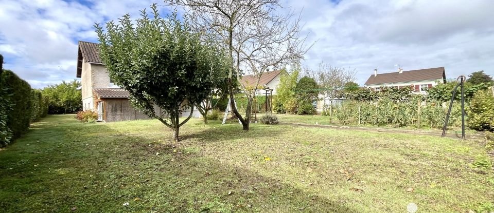 Maison traditionnelle 6 pièces de 140 m² à Fontaine-le-Comte (86240)