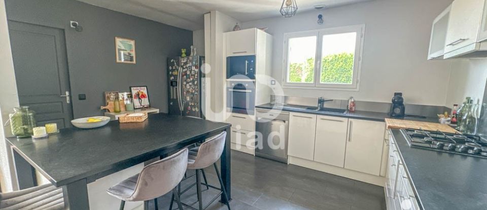 Maison 6 pièces de 150 m² à Le Taillan-Médoc (33320)