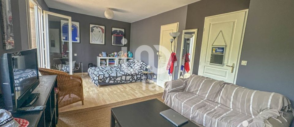 Maison 6 pièces de 150 m² à Le Taillan-Médoc (33320)