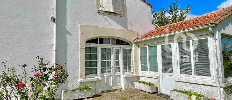 Maison 9 pièces de 225 m² à Arvert (17530)