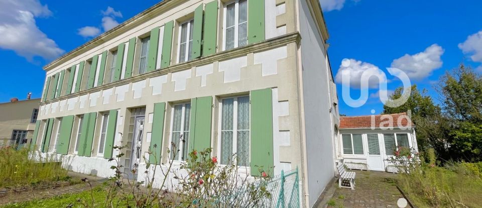 Maison 9 pièces de 225 m² à Arvert (17530)