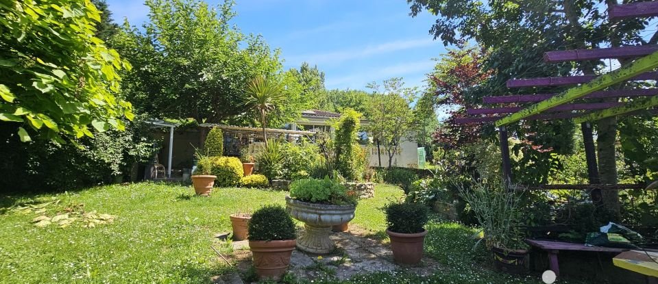 House 5 rooms of 147 m² in Moissac (82200)