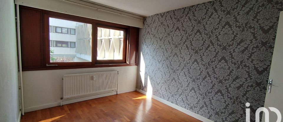 Apartment 3 rooms of 72 m² in Oyonnax (01100)