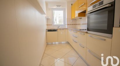 Apartment 3 rooms of 75 m² in Saint-Raphaël (83700)