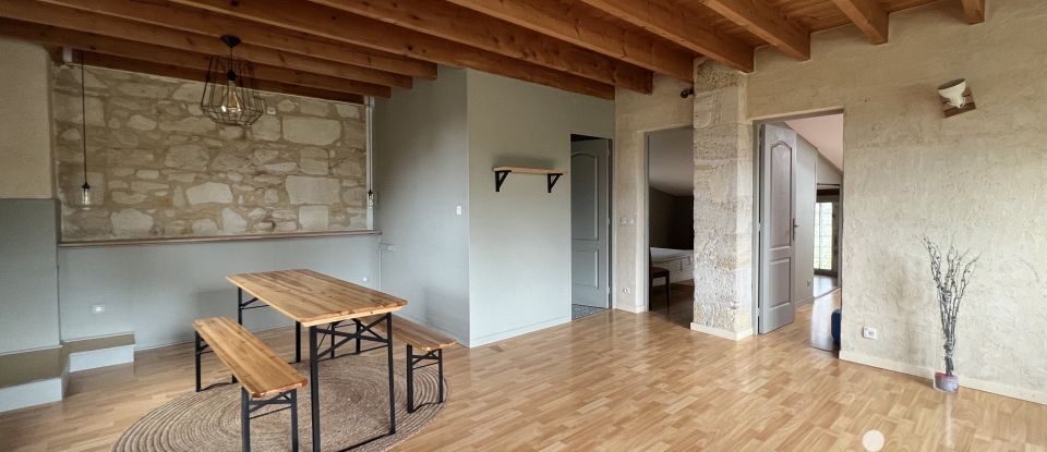 Maison 8 pièces de 265 m² à Galgon (33133)