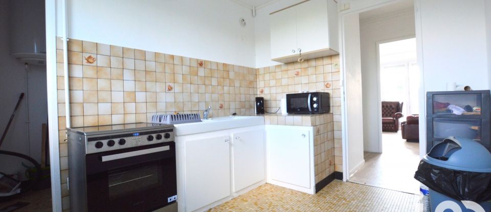 Apartment 3 rooms of 44 m² in Amiens (80000)