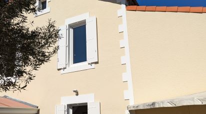 Town house 6 rooms of 210 m² in Saint-Seurin-sur-l'Isle (33660)