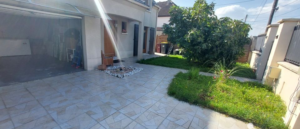 Maison traditionnelle 6 pièces de 105 m² à Courtry (77181)