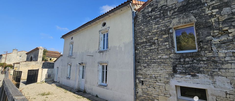 Maison de village 4 pièces de 147 m² à Villognon (16230)