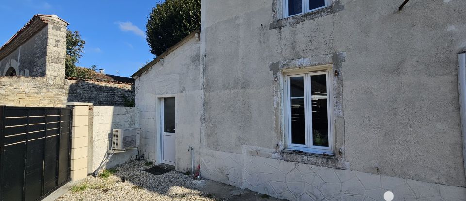 Maison de village 4 pièces de 147 m² à Villognon (16230)