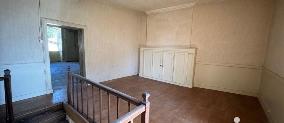 Maison 4 pièces de 128 m² à Champagnac-de-Belair (24530)