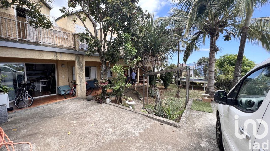 Traditional house 9 rooms of 240 m² in L'Étang-Salé (97427)