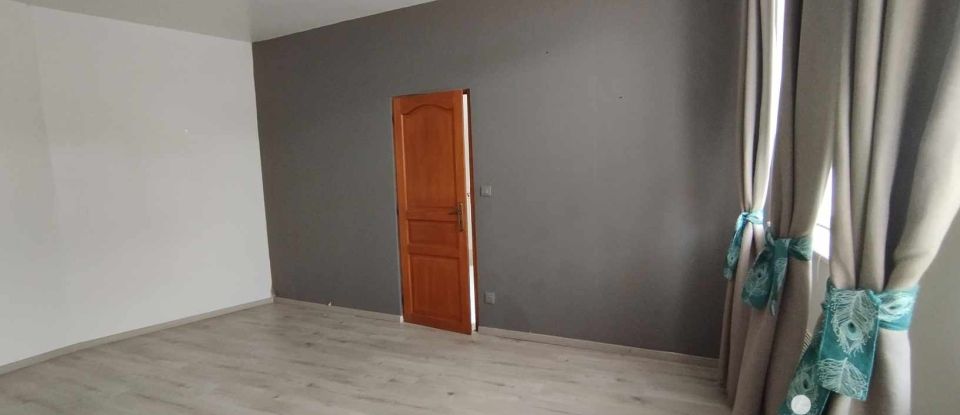 Longère 6 pièces de 141 m² à Barenton-Cel (02000)