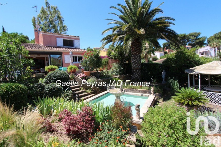 House 5 rooms of 142 m² in Sanary-sur-Mer (83110)