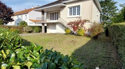 House 6 rooms of 124 m² in Le Bignon (44140)