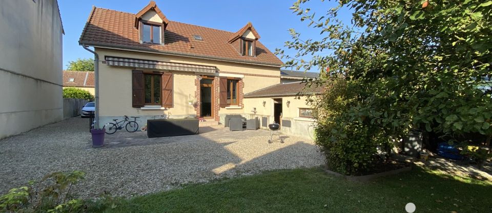 Maison 6 pièces de 130 m² à Condé-sur-Suippe (02190)