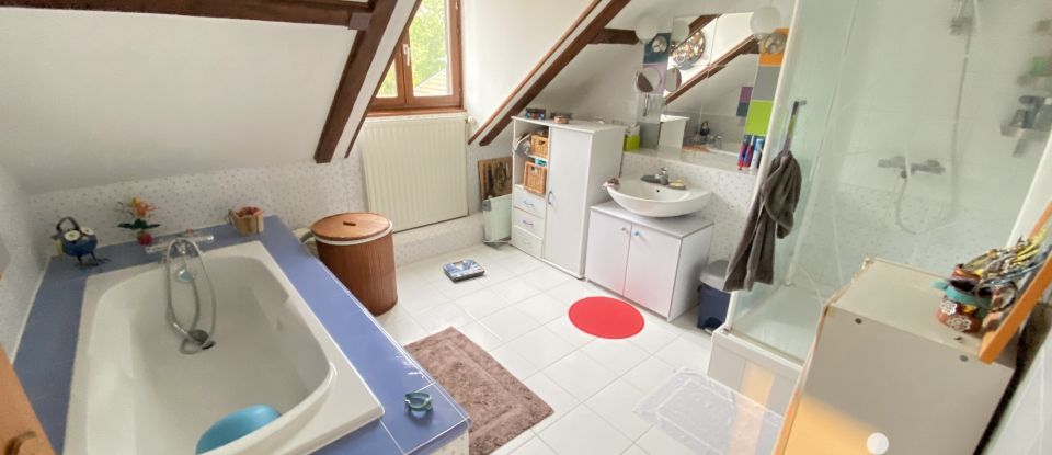 Maison 6 pièces de 130 m² à Condé-sur-Suippe (02190)