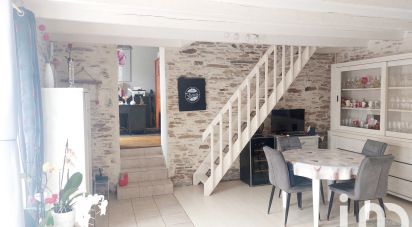 Village house 5 rooms of 107 m² in Château-Guibert (85320)