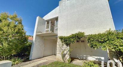 House 6 rooms of 118 m² in La Rochelle (17000)