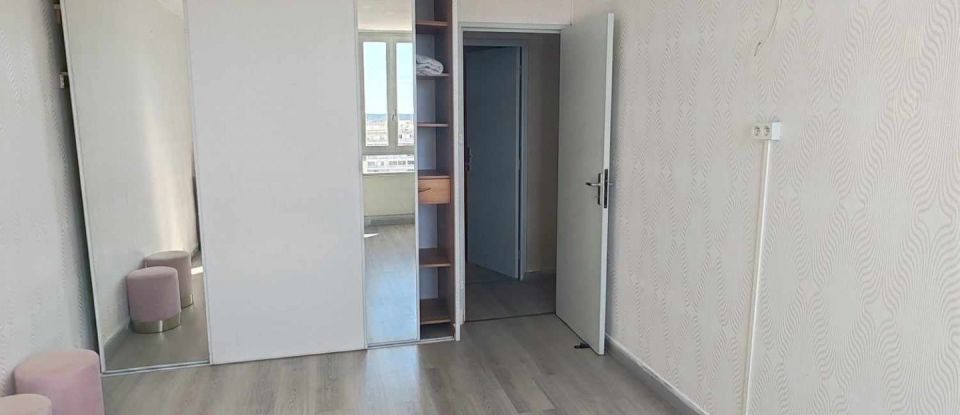 Appartement 4 pièces de 94 m² à Nîmes (30900)