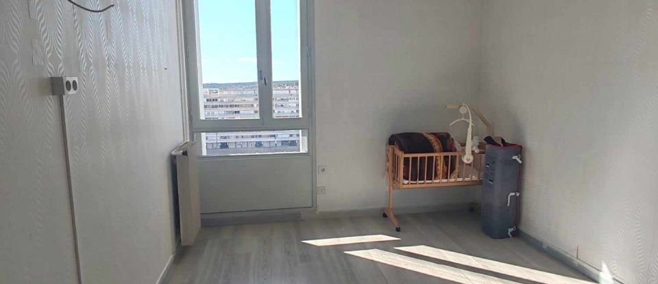 Appartement 4 pièces de 94 m² à Nîmes (30900)