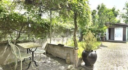 House 4 rooms of 135 m² in Riom (63200)