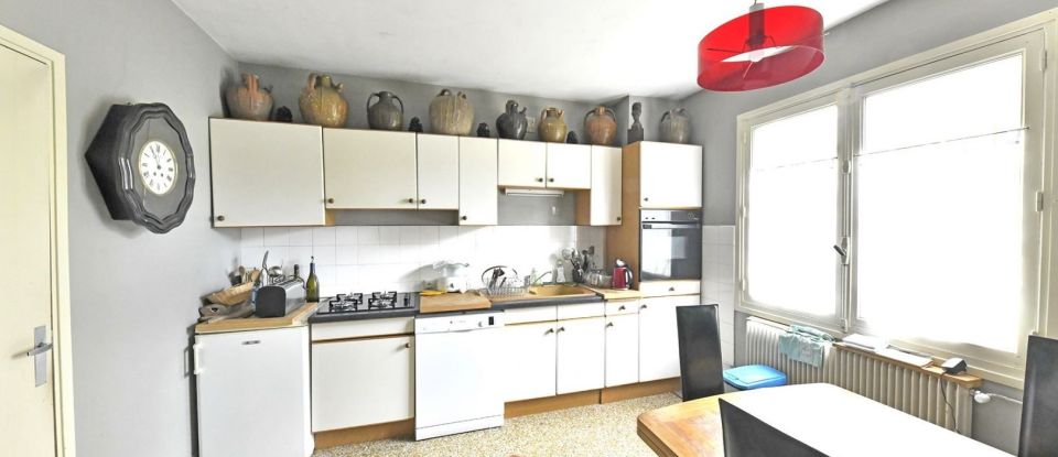 Maison 4 pièces de 135 m² à Riom (63200)