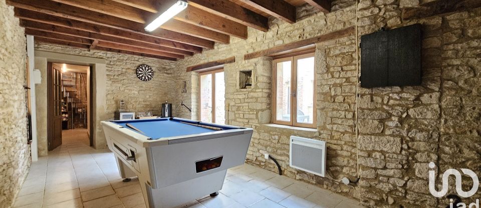 Maison traditionnelle 8 pièces de 218 m² à Sainte-Cécile (85110)