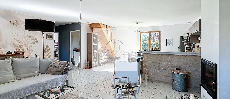 Maison 6 pièces de 94 m² à Saint-Ouen-sur-Iton (61300)