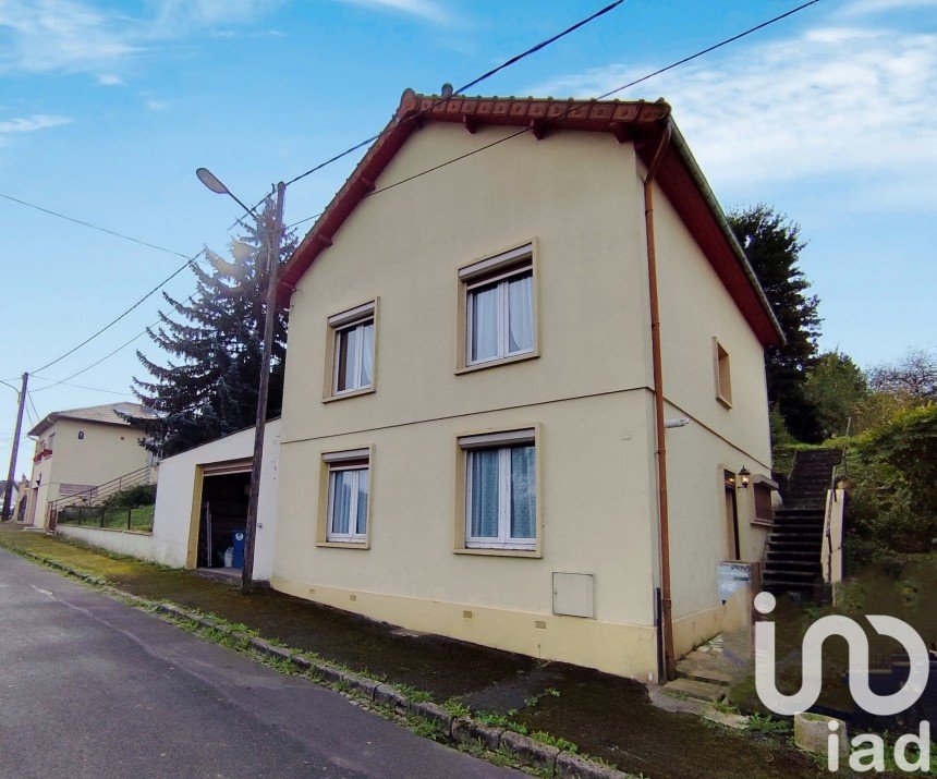 House 6 rooms of 98 m² in Hirson (02500)