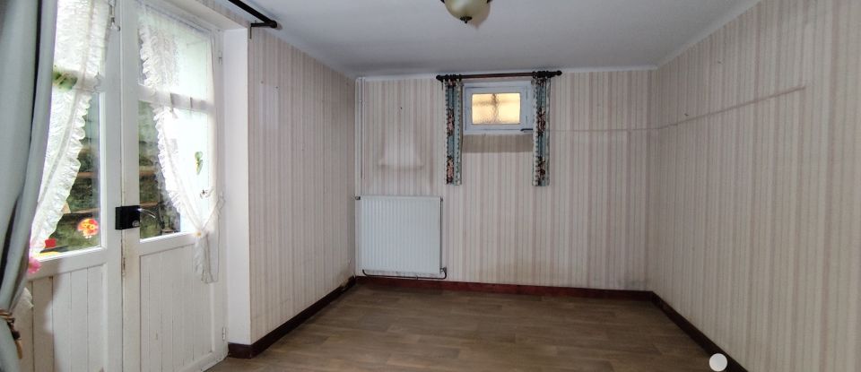 House 6 rooms of 98 m² in Hirson (02500)