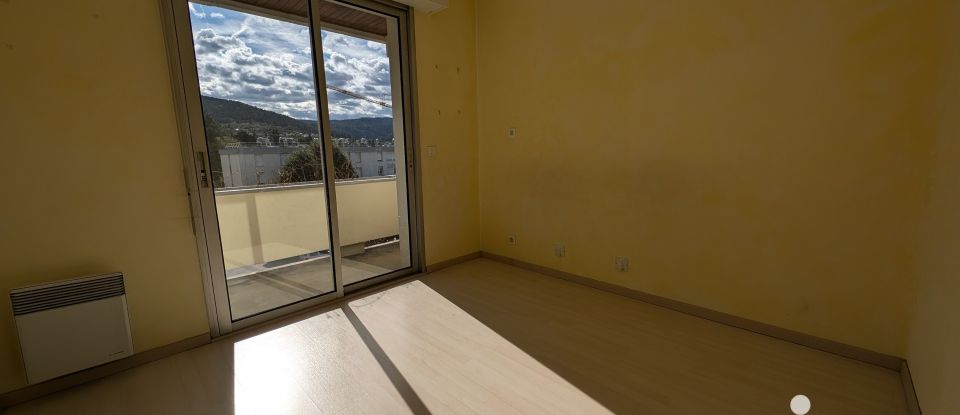 Duplex 4 rooms of 63 m² in Oyonnax (01100)