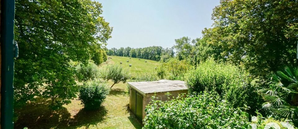 Maison traditionnelle 4 pièces de 70 m² à Hautefort (24390)