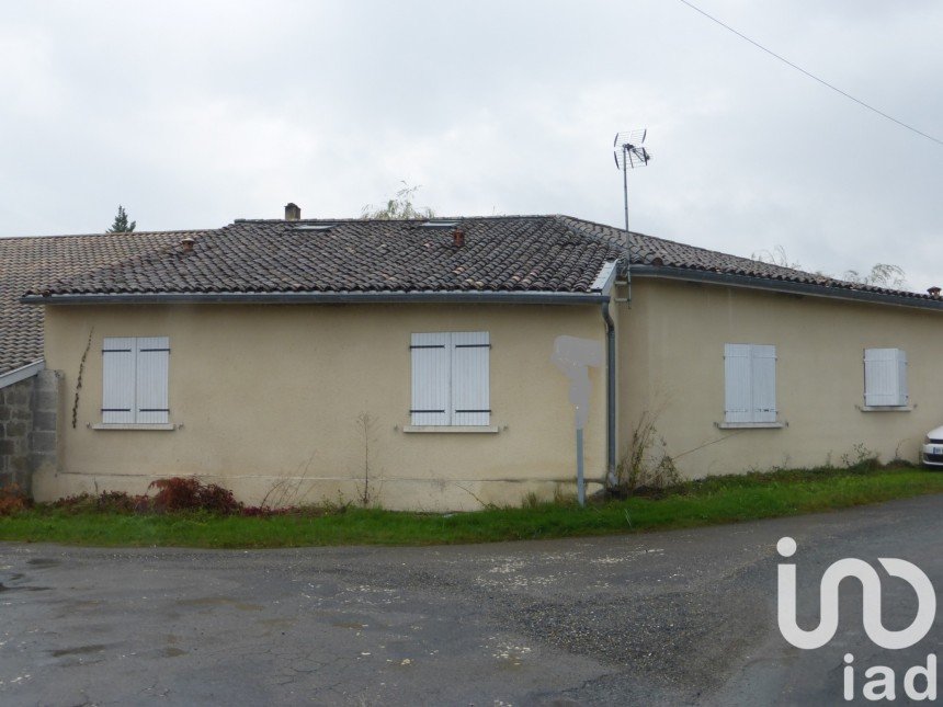 Traditional house 5 rooms of 105 m² in Laruscade (33620)