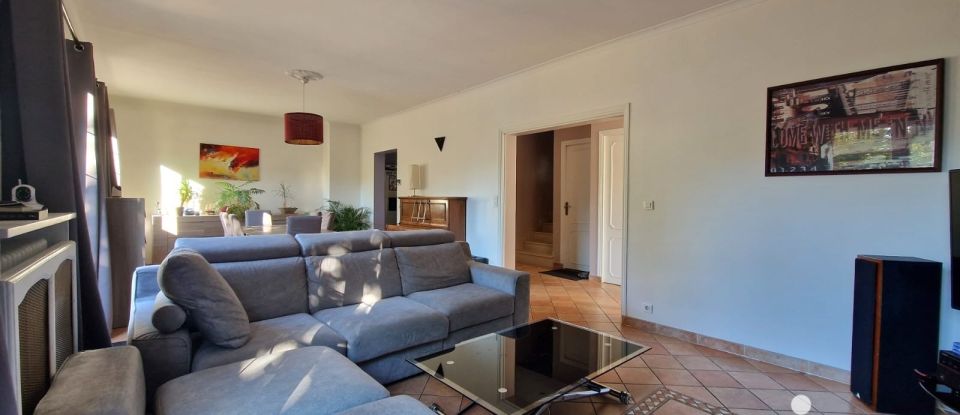 Maison 8 pièces de 150 m² à Saintry-sur-Seine (91250)