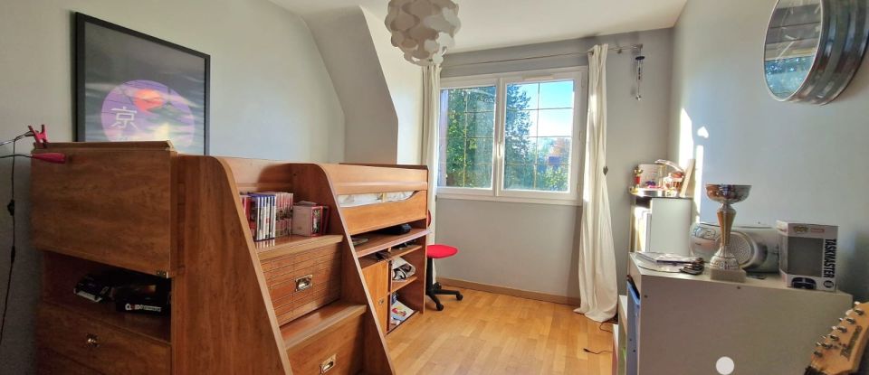 Maison 8 pièces de 150 m² à Saintry-sur-Seine (91250)