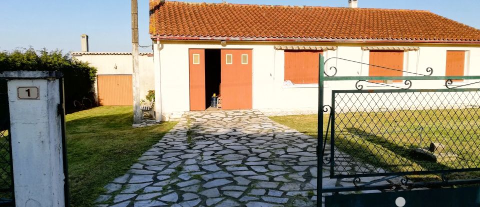 Maison 4 pièces de 76 m² à Saint-Bonnet-sur-Gironde (17150)