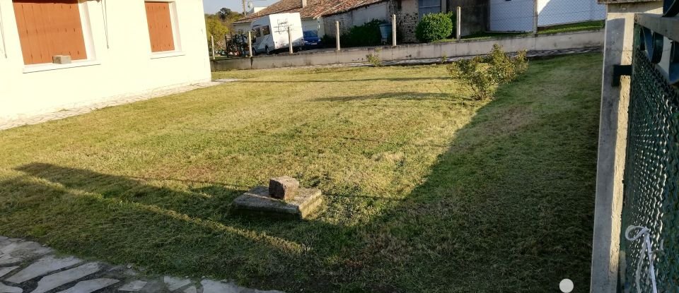 Maison 4 pièces de 76 m² à Saint-Bonnet-sur-Gironde (17150)