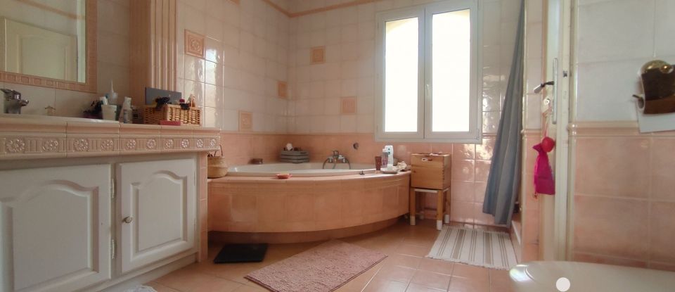 Traditional house 4 rooms of 151 m² in La Motte (83920)